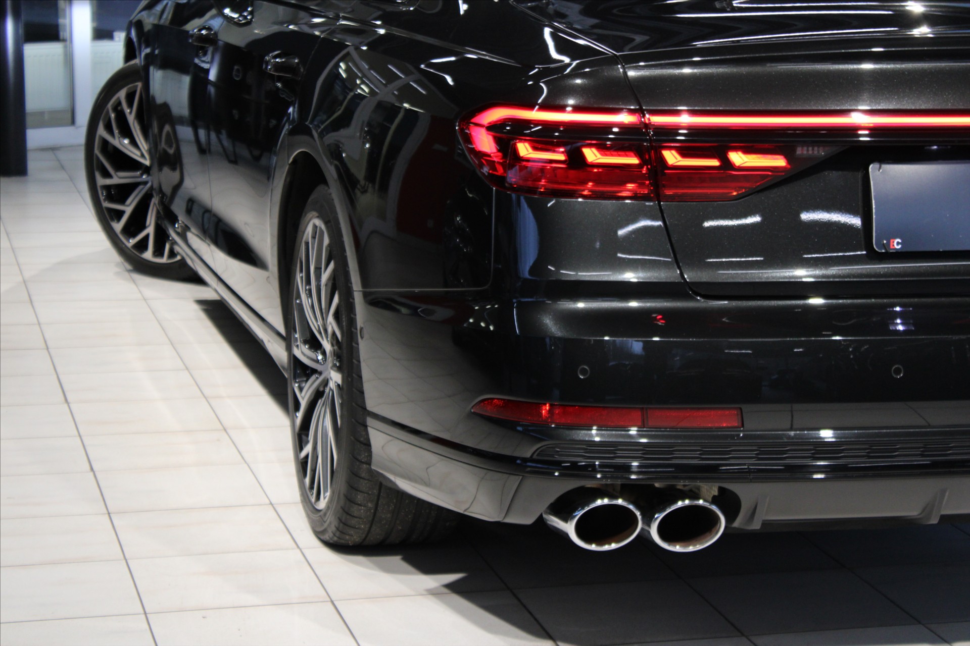 Audi S8