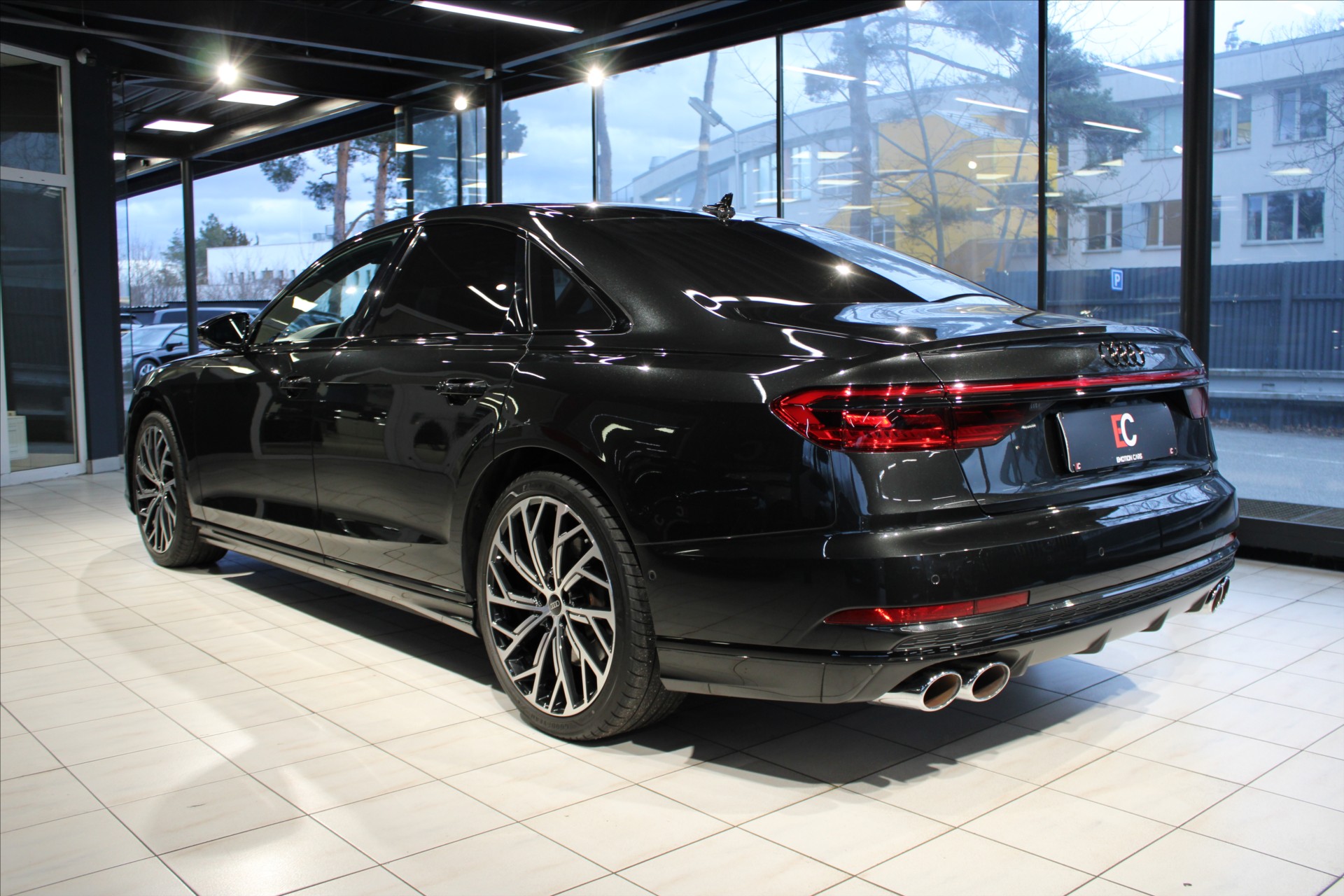 Audi S8