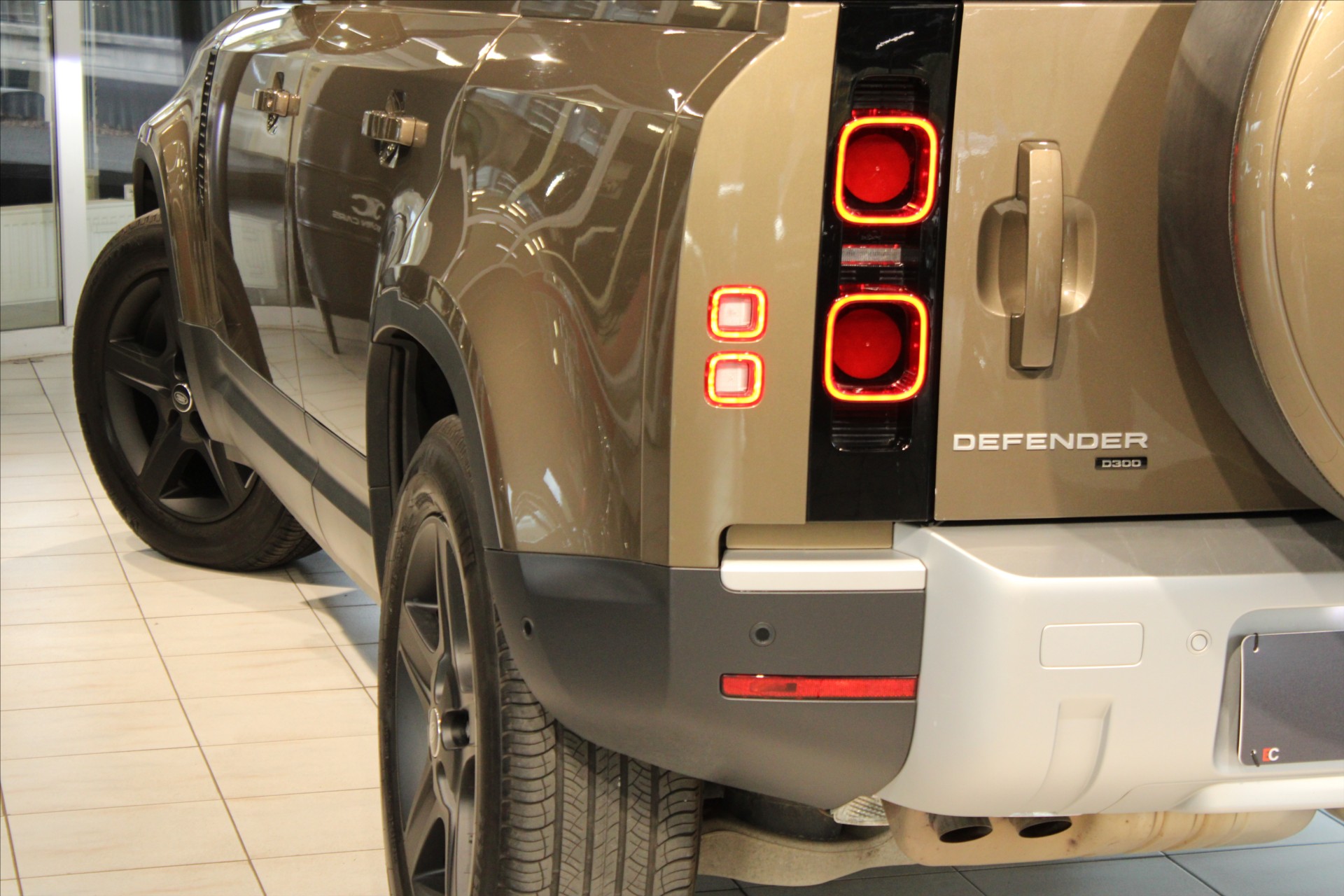 Land Rover Defender