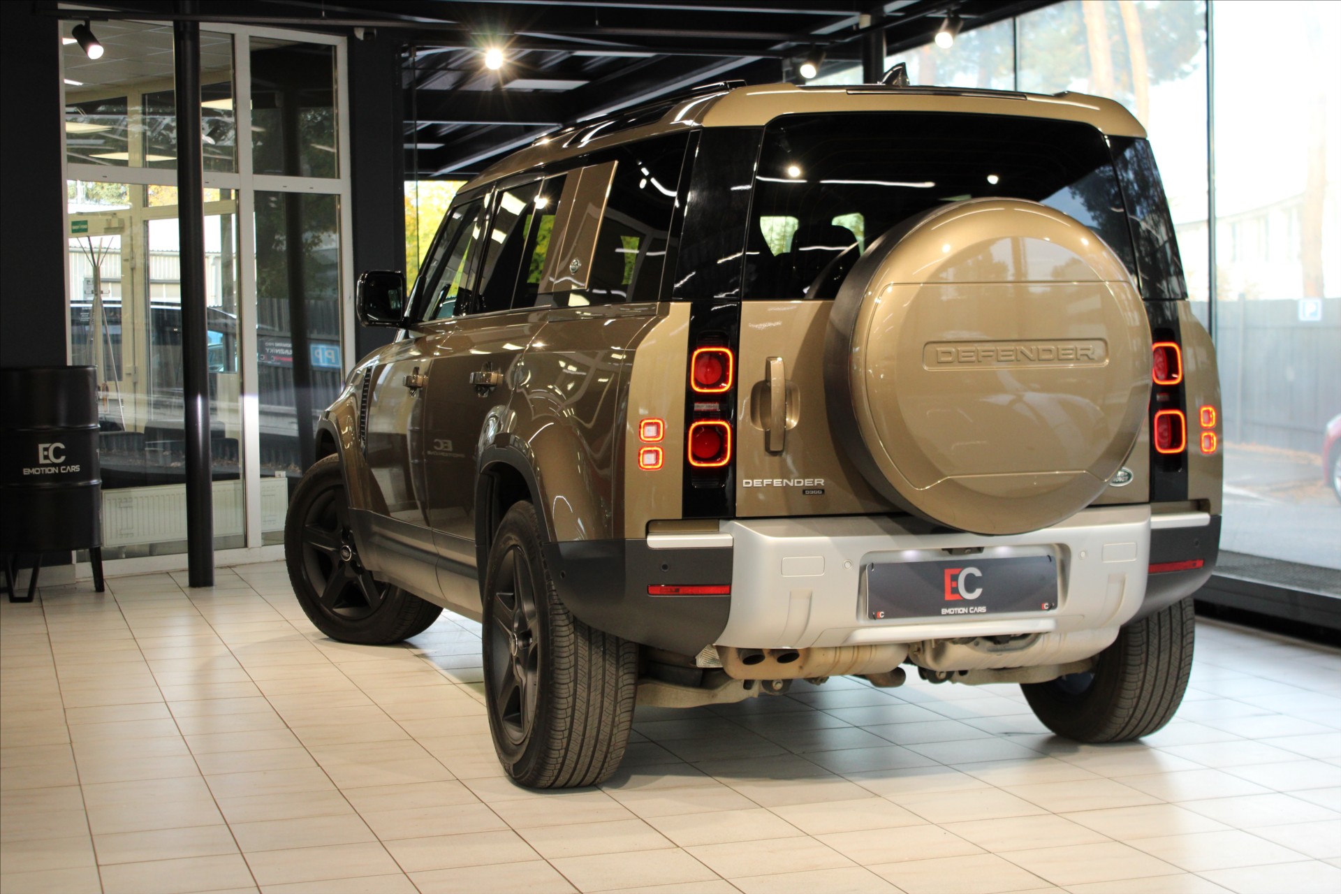 Land Rover Defender